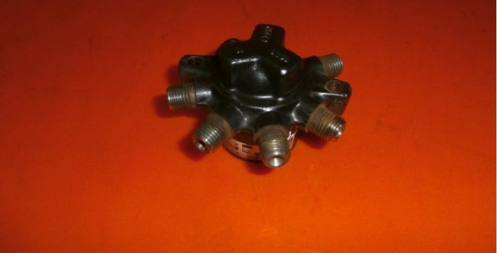 РАСПРЕДЕЛИТЕЛЬ FORD FOCUS MK1 1.8 TDCI 1S4Q9D280AA, фото 1