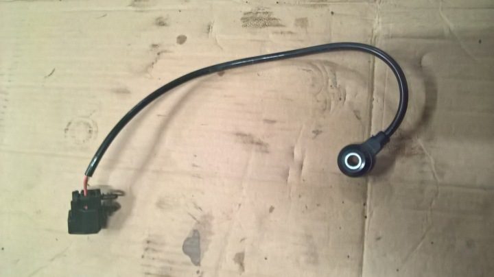 Датчик детонации Ford Fiesta MK7 1.2 Benz, фото 1