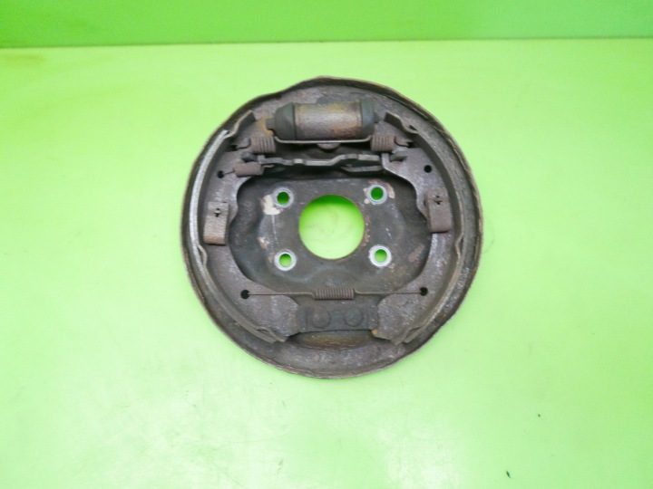 ТОРМОЗНОЙ ЩИТ ПРАВЫЙ ЗАДНИЙ MAZDA 323P BA V 1.3 ХЭТЧБЕК, фото 1