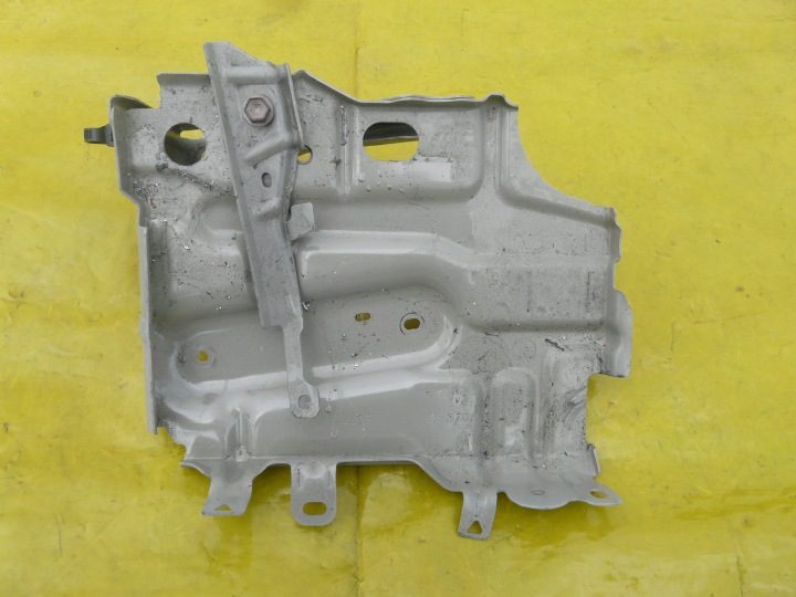 Площадка аккумулятора Auris II 1.4 4D, фото 1