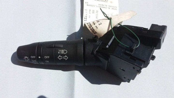 Подрулевой переключатель Nissan OE 25540AV620, фото 1
