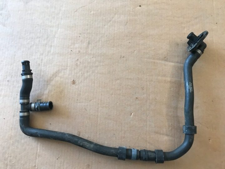 ПАТРУБОК ОХЛАЖДЕНИЯ AUDI A4 B9 8W1265347G 8W1265348A, фото 1