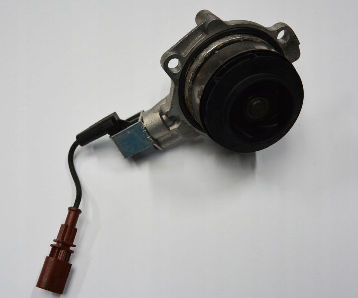 ПОМПА VW AUDI SEAT 2.0TDI 04L121011 04L907284, фото 1