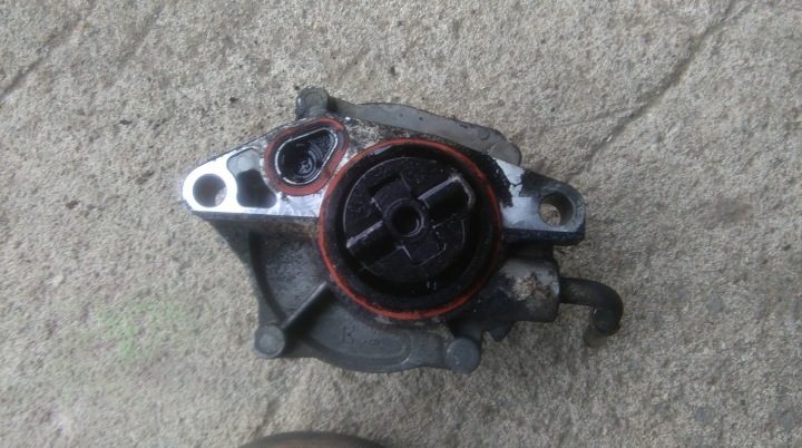MAZDA 2 02-07 1.4 TDCI ВАКУУМНЫЙ НАСОС, фото 2