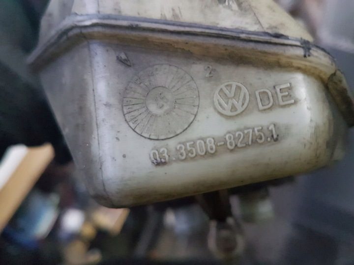 БАЧОК ТОРМОЗНОЙ ЖИДКОСТИ VW GOLF III 1.9 TD EU, фото 3