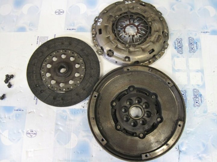 MAZDA 6 GH 2.2 дизель 08-12 КОЛЕСО СЦЕПЛЕНИЕ R2A116410A, фото 1