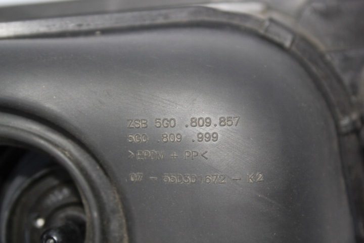 Лючок горловина бензобака бензин VW Golf 7 LD5L 5G0809857, фото 2