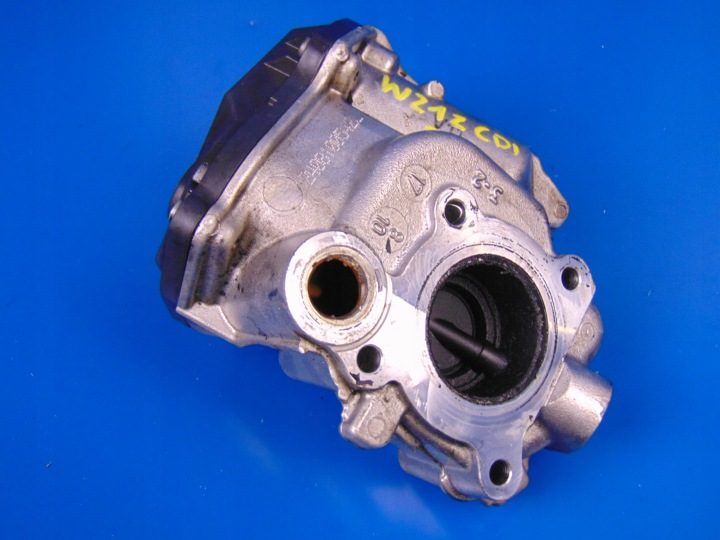 Клапан EGR Mercedes W204 A6511400260, фото 1
