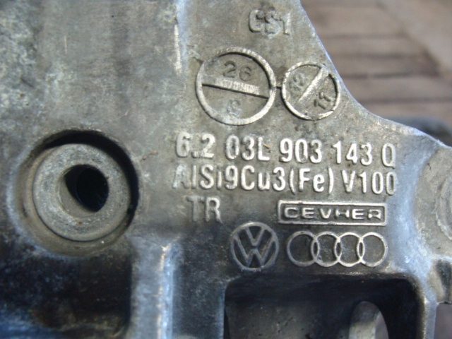 Volkswagen OE 03L903143Q кронштейн генератора, фото 3