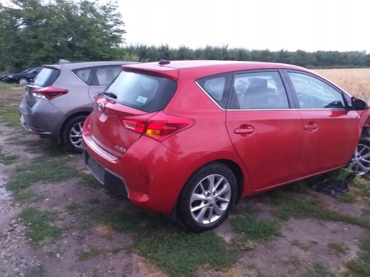 Toyota Auris II 1,6 Valvematic глушитель средний 50T03 задний 30T16, фото 14