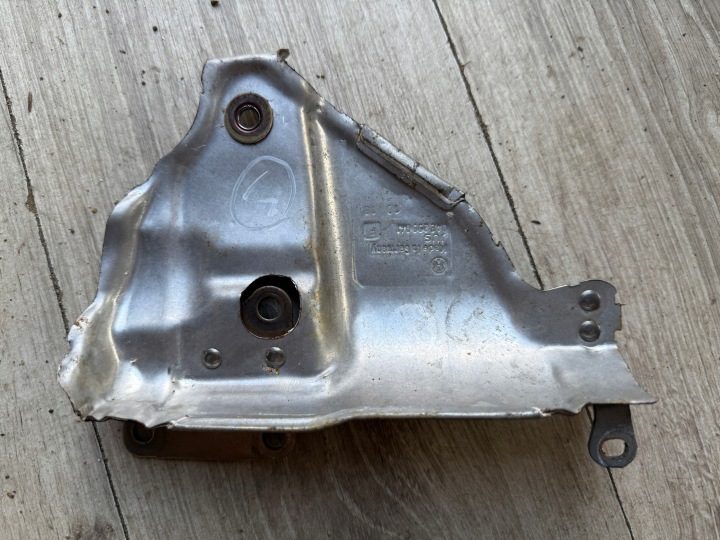 Теплозащитный экран VW Seat Skoda Audi 1.4 eTSI DGE '22 04E253041AD, фото 2