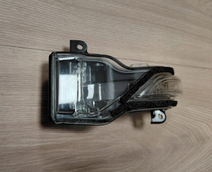 Subaru Outback VI 19-25r. поворотник LED левого зеркала европа OE, фото 4