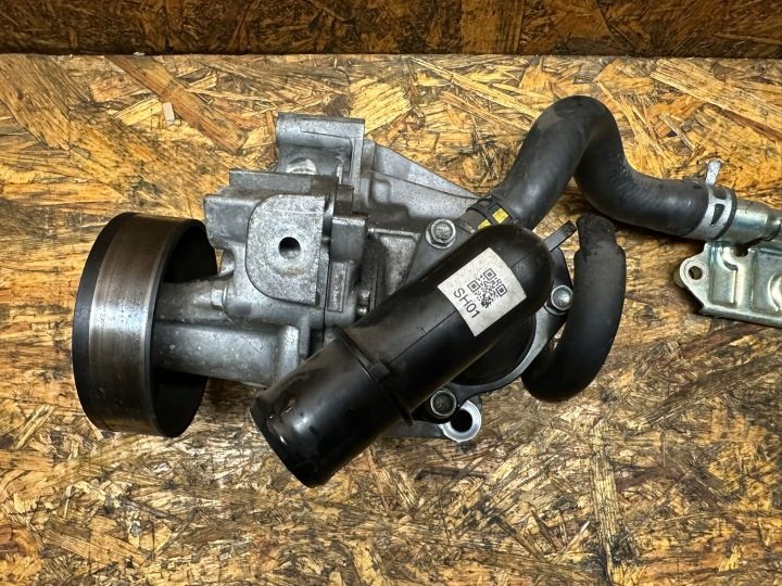 Помпа Mazda 2.2 дизель SH01 SH01 151H0, фото 4