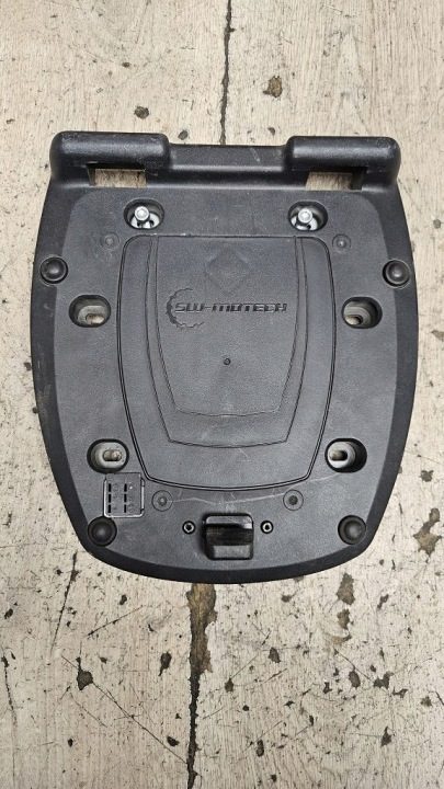 ПЛАСТИНА МОНТАЖНАЯ ДЛЯ STREET-RACK ПОД КОФР ЦЕНТРАЛЬНЫЙ SHAD 2, АДАПТЕР PLATE, SW-MOTECH, фото 2