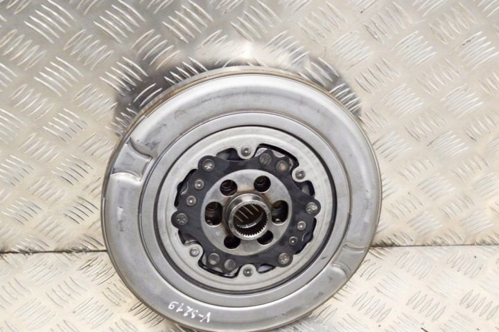 Сцепление ДВУХМАССОВЫЙ МАХОВИК VW 04E105266AA 1,4TSI, фото 1