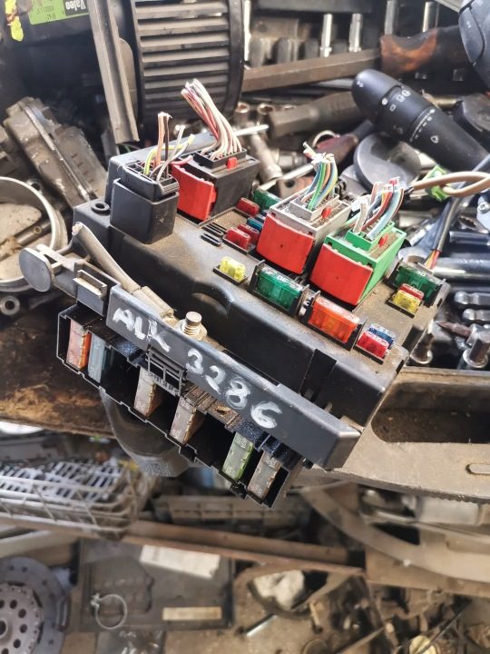 БЛОК ПРЕДОХРАНИТЕЛЕЙ МОДУЛЬ BSM PEUGEOT 307 9643537880, фото 2