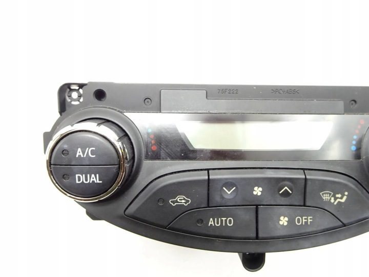 Блок управления климатом Toyota Yaris III 11-17 г., фото 4