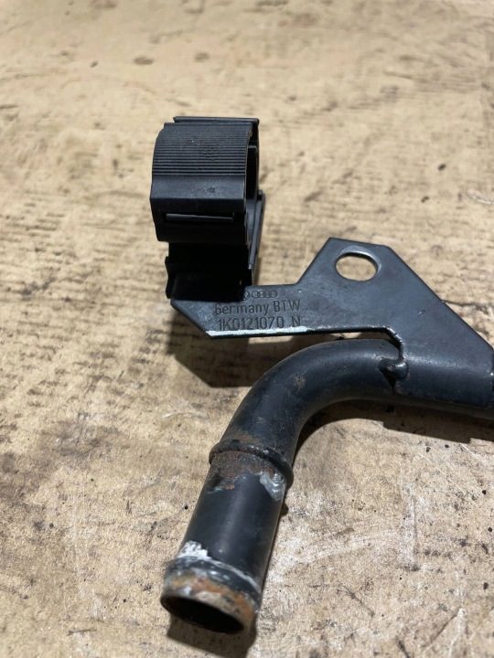 Volkswagen OE 1K0121070N трубка охлаждающей жидкости, фото 2