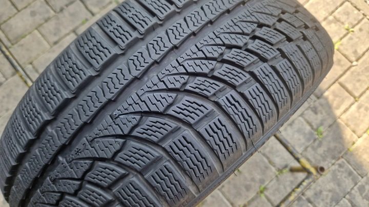 Шина зимняя Nokian Tyres WR A4 205/45R17 88 В сцепление на снегу (3PMSF), усилитель (XL), фото 3