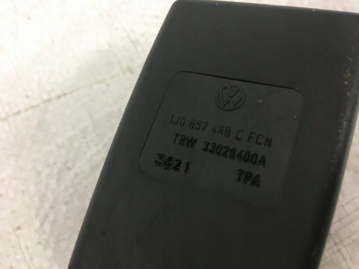 ЗАМОК ЗАДНИЙ РЕМНЕЙ VW GOLF IV 98-04r 1J0857488C, фото 10