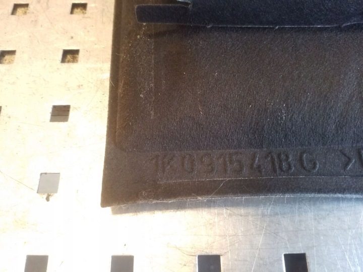 Площадка аккумулятора SEAT ALTEA XL (5P5, 5P8) 1K0915418G 1.6L дизель 77 кВт, фото 2