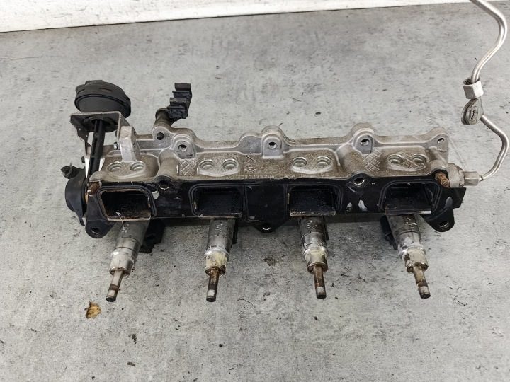 ТОПЛИВНАЯ РАМПА БЕНЗИН VW GOLF V 03C133204AA 03C906036A BOSCH 1.4 FSI, фото 2