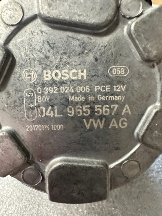 Помпа VW PASSAT 04L965567A....., фото 2