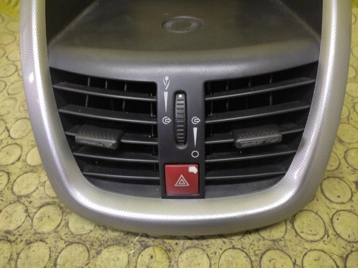 PEUGEOT 207 РЕШЕТКИ ОБДУВА СРЕДНИЕ ДИСПЛЕЙ 9656992377, фото 2