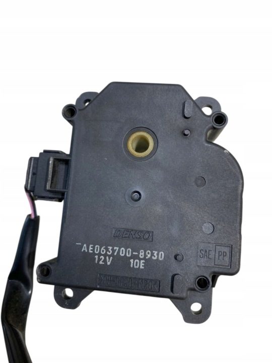Моторчик заслонок печки Toyota Avensis T25 2.0 D4D AE063700-8930, фото 1