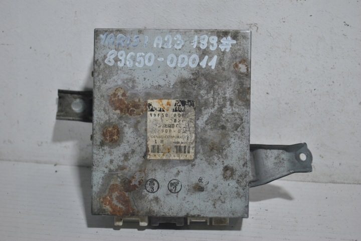 БЛОК УПРАВЛЕНИЯ ЭУР TOYOTA YARIS I 89650-0D011, фото 1