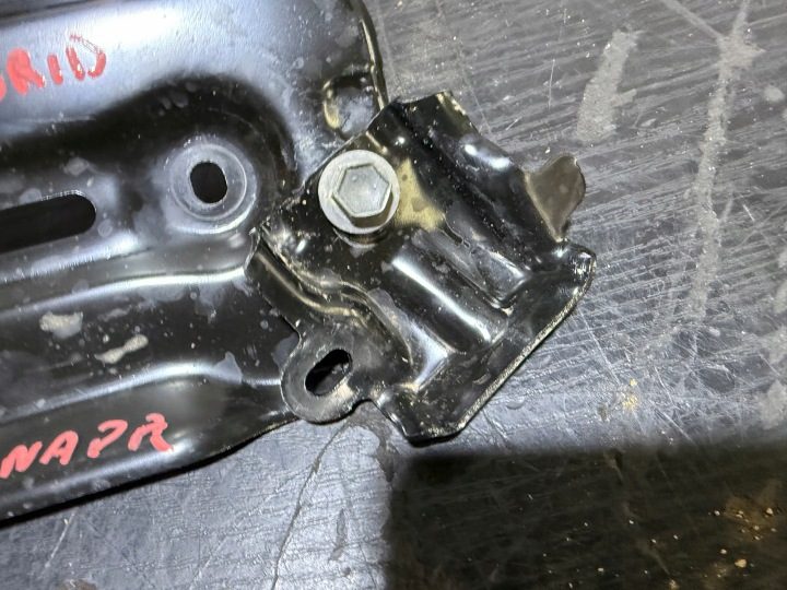 Toyota Yaris IV 4 Mazda 2 XP210 1.5 площадка аккумулятора гибрид кронштейн, фото 4