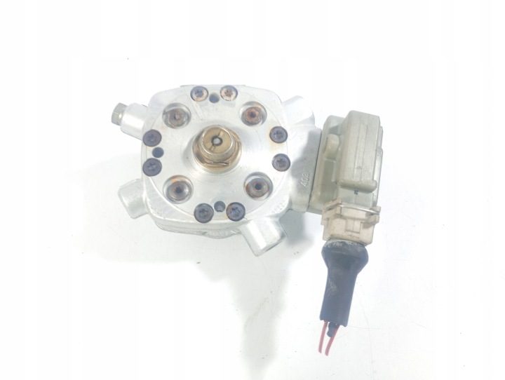 Audi 80 B3 86-91 топливная рампа OE 0438101005, фото 1