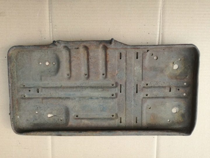 Полка под аккумулятор Mercedes W116 SE SEL 72-79 1166200018, фото 1