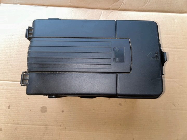 VW Skoda Audi A3 8P Q3 в сборе кожух аккумулятора, фото 2