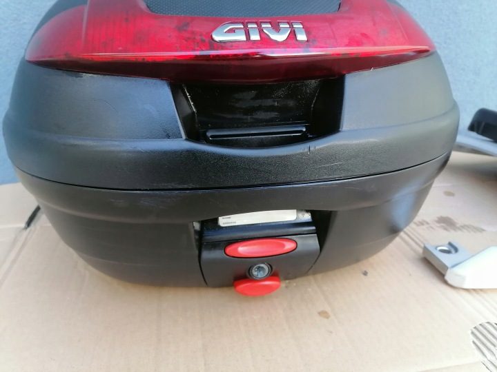 Suzuki XF 650 Freewind кофр основание GIVI, фото 6