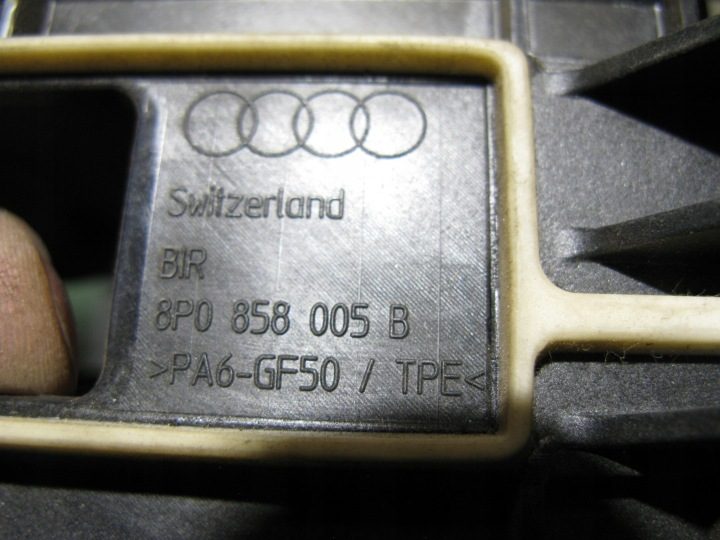 AUDI A3 8P РАМКА МАГНИТОЛЫ КОРЗИНА КРОНШТЕЙН 8P0858005B, фото 3
