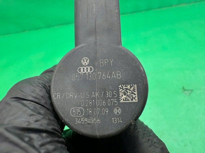 Регулятор датчик давления топлива 057130764AB Audi A8 D4 4.2 V8 TDI 09-, фото 5