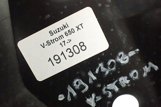 Suzuki DL 650 XT V-Strom (17-22) Крыло заднее крепление номера, фото 6