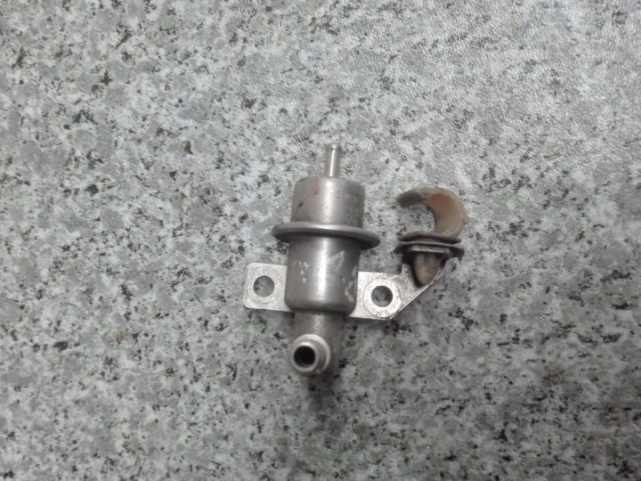 РЕГУЛЯТОР ДАВЛЕНИЯ ТОПЛИВА - FORD MONDEO MK2 1.8 16V, фото 1