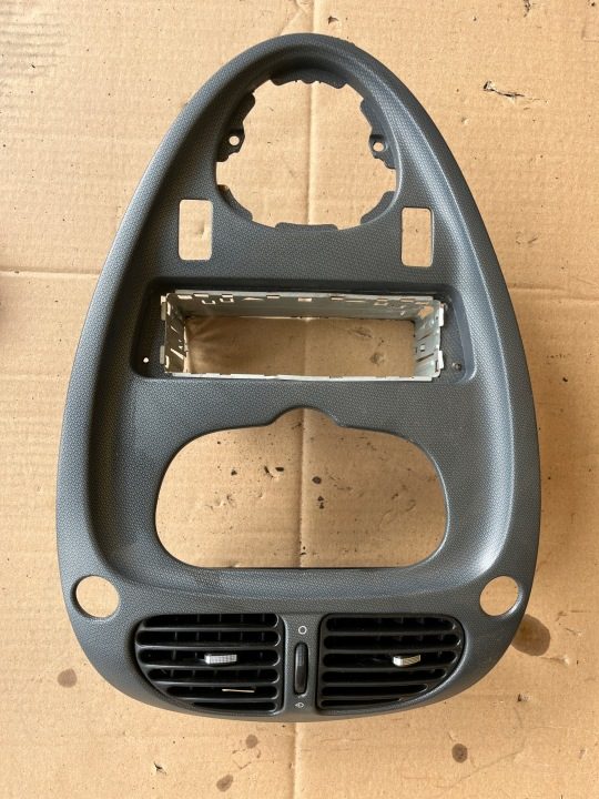 ДЕФЛЕКТОР ОБДУВА СРЕДНИЙ КОНСОЛИ CITROEN XSARA PICASSO 2004-2012 9631315877, фото 1
