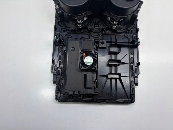BMW G60 G61 G90 G99 M5 подстаканник бардачок центрального тоннеля 5A70141, фото 6