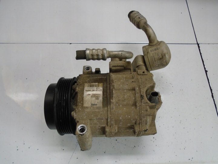 Mercedes W204 компрессор кондиционера A0022304511, фото 1