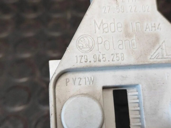Контакты заднего фонаря SKODA OCTAVIA II УНИВЕРСАЛ (1Z5) 1Z9945258 1.9L дизель 2006, фото 4