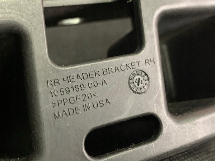 Tesla X крепление молдинга стойки C RH 1059189-00-A, фото 5