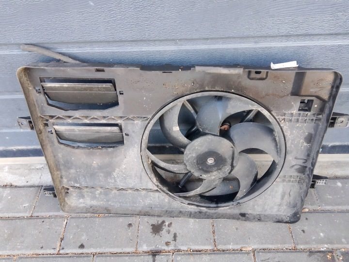 Mitsubishi Colt VI 1.3 вентилятор радиатора 1350A071, фото 1