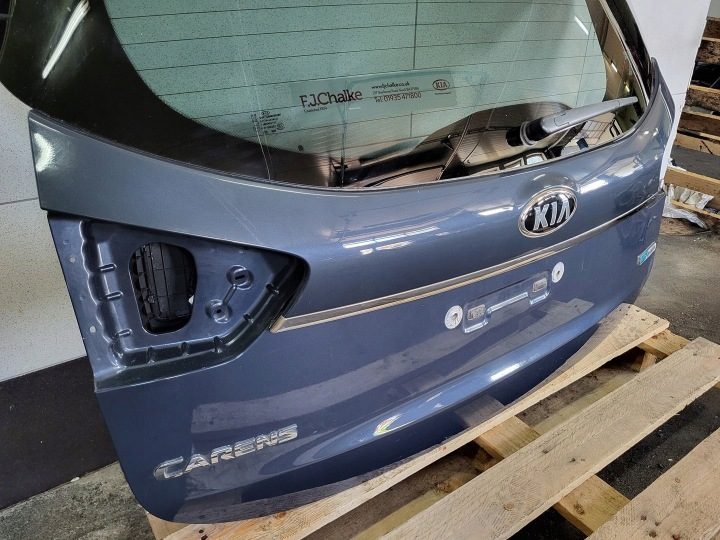 KIA Carens IV крышка багажника спойлер стекло дворник логотип цвет KU9, фото 3