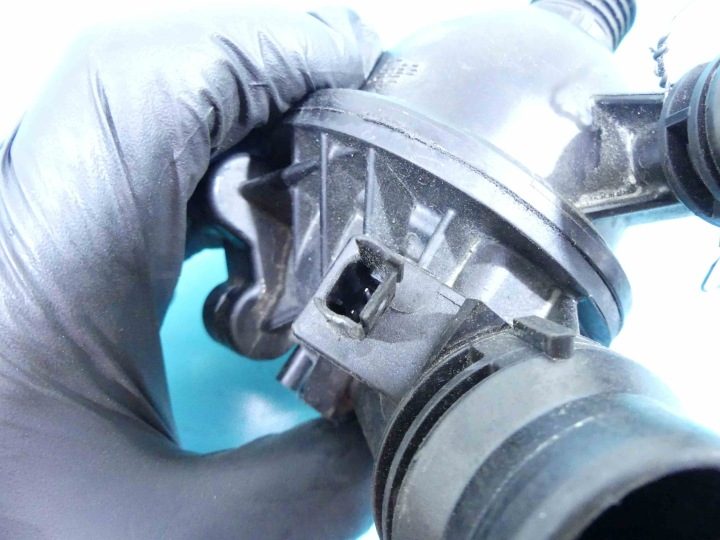 Корпус термостата BMW E90 E91 рестайлинг 2.0B N43, фото 4
