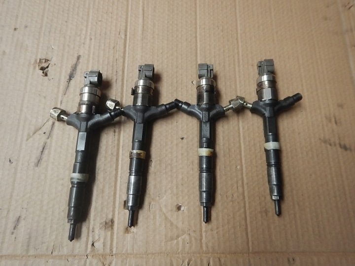 ФОРСУНКА RAV4 2.0D4D 116 л.с. 23670-27030 / 23670-27020, фото 1