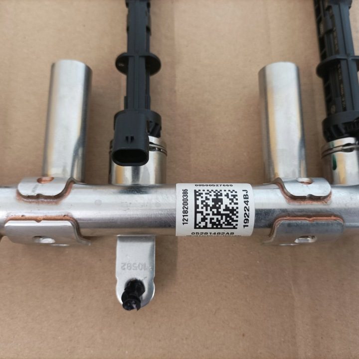 ТОПЛИВНАЯ РАМПА ФОРСУНКИ 05281483AA 68453525AB JEEP WRANGLER JL 2.0T 2018-, фото 3