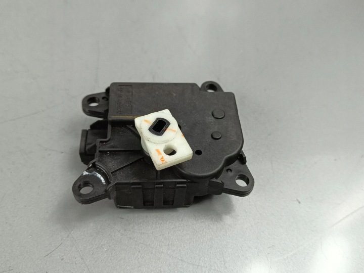 2022 Nissan Qashqai J12 Моторчик заслонок обдува 277316UA0AGG, фото 4